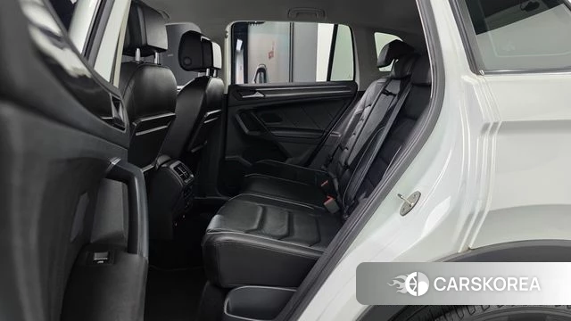 Volkswagen Tiguan second Generation 2020 Белый из Кореи, фото 2