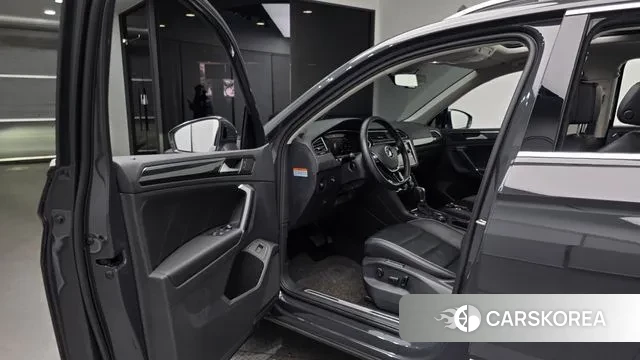 Volkswagen Tiguan second Generation 2018 Серый из Кореи, фото 2