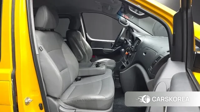 Hyundai The New Grand Starex 2021 Желтый из Кореи, фото 2