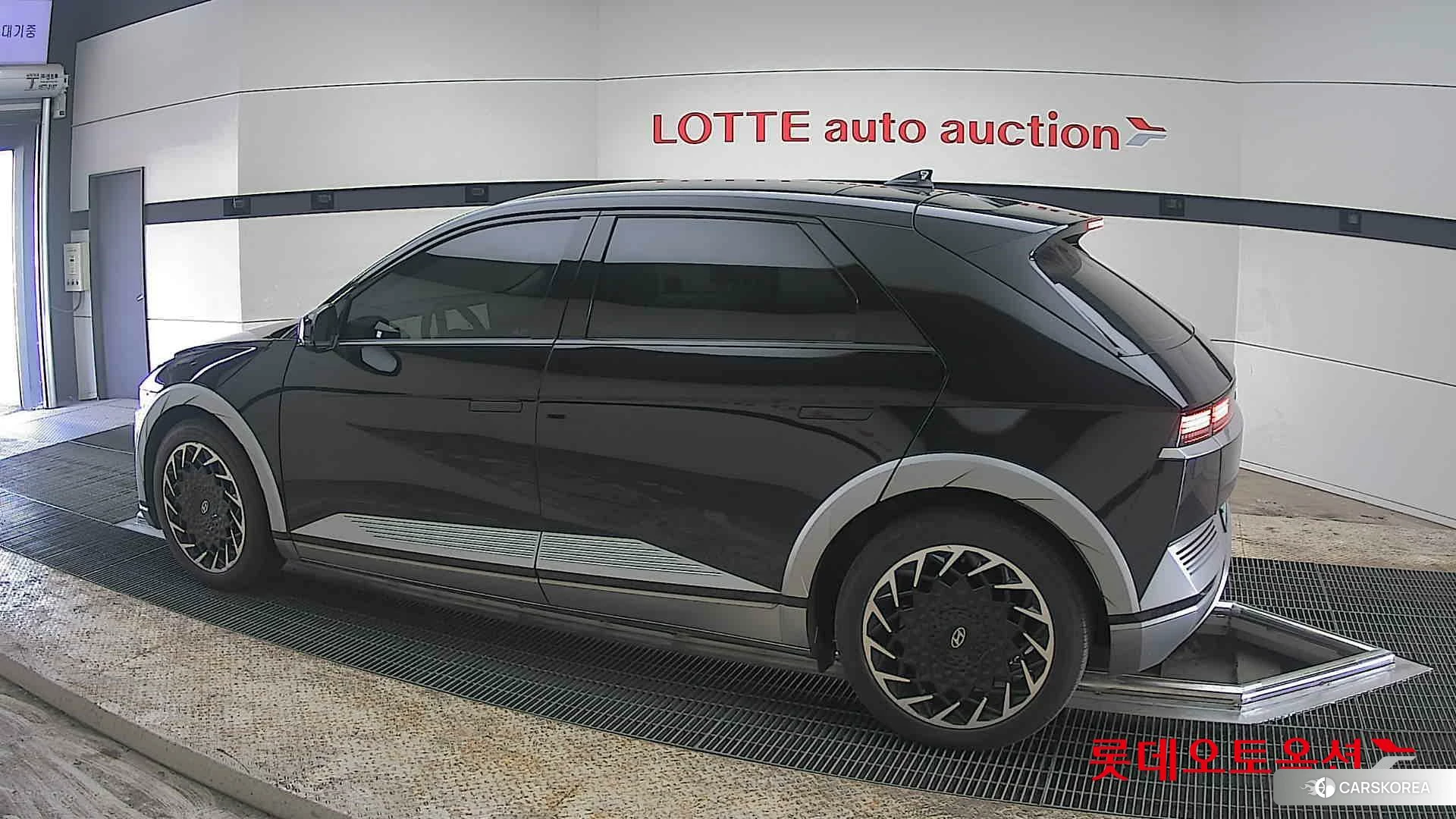 Hyundai IONIQ 5 2022 Phantom Black Pearl из Кореи, фото 2