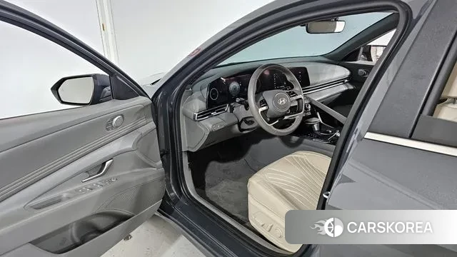 Hyundai The New Avante (CN7) 2023 Серый из Кореи, фото 2