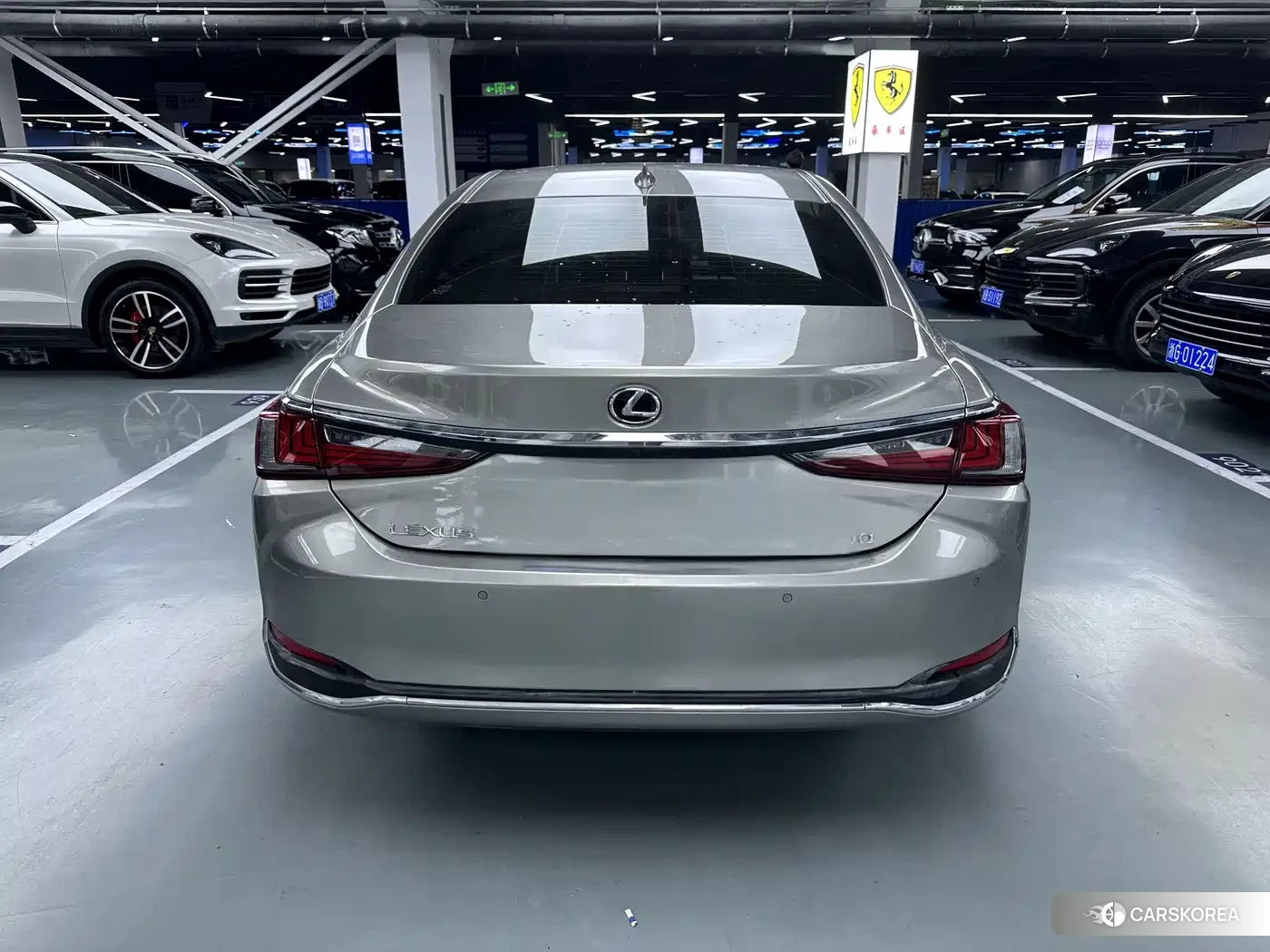 Lexus ES 2024 Silver/gray из Китая, фото 2