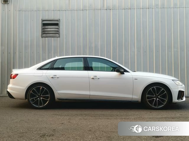 Audi A4L 2023 Белый из Китая, фото 2