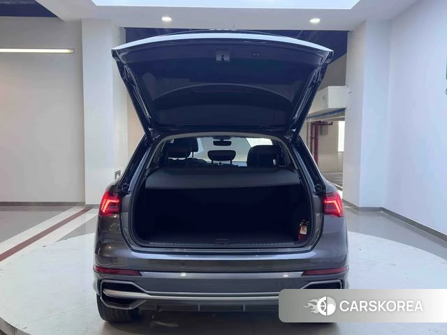 Audi Q3 2023 Темно-серый из Китая, фото 2