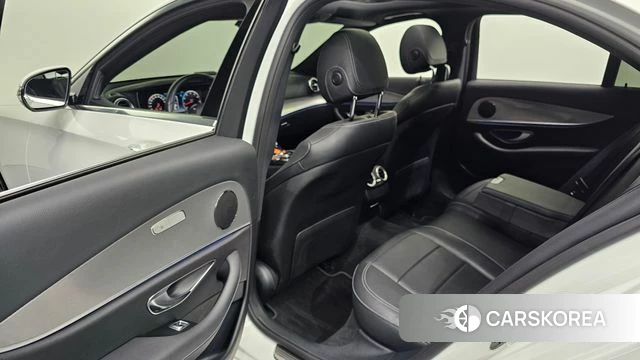 Mercedes-Benz E-Class W213 2019 Белый из Кореи, фото 2