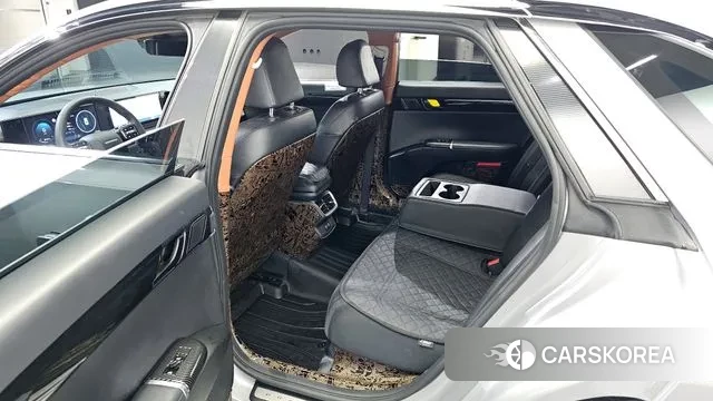 Hyundai Grandeur (GN7) 2023 Серебристо-серый из Кореи, фото 2