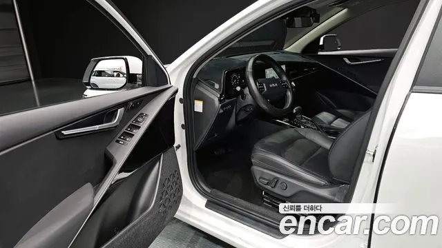 Kia Di Ol Nu Niro 2022 Белый из Кореи, фото 2