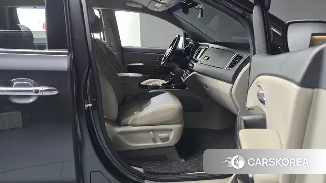 Kia The New Carnival 2019 Черный из Кореи, фото 2
