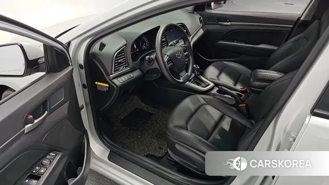 Hyundai Avante AD 2018 Серебристо-серый из Кореи, фото 2