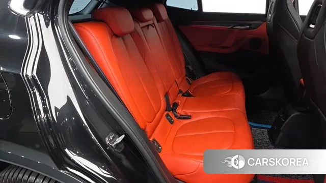 BMW X2 (F39) 2022 Черный из Кореи, фото 2