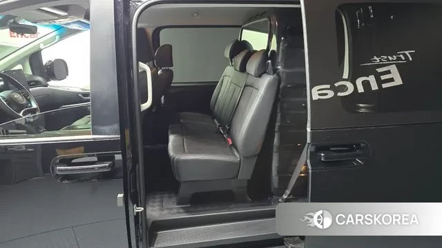 Hyundai Staria 2024 Черный из Кореи, фото 2