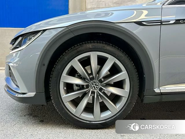 Volkswagen CC 2024 Темно-серый из Китая, фото 2