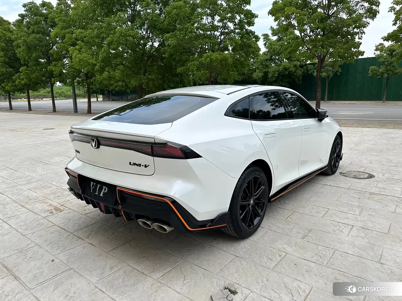 Chang'an UNI-V 2024 Белый из Китая, фото 2