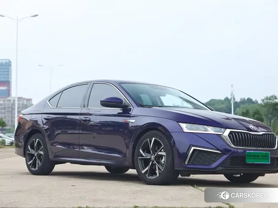 Skoda Octavia 2023 Синий из Китая, фото 3