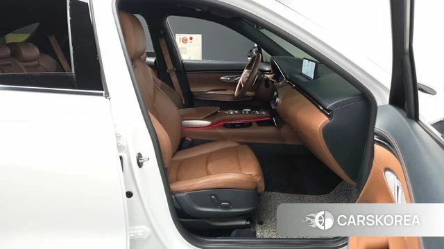 Genesis GV70 2022 Белый из Кореи, фото 2