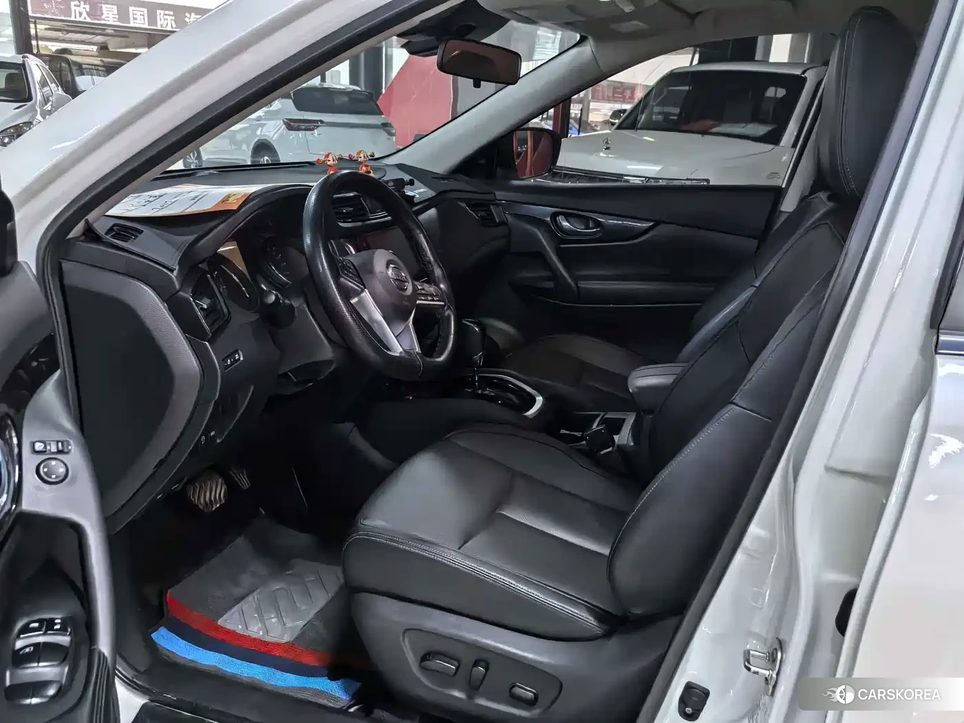Nissan Qijun 2024 Белый из Китая, фото 2