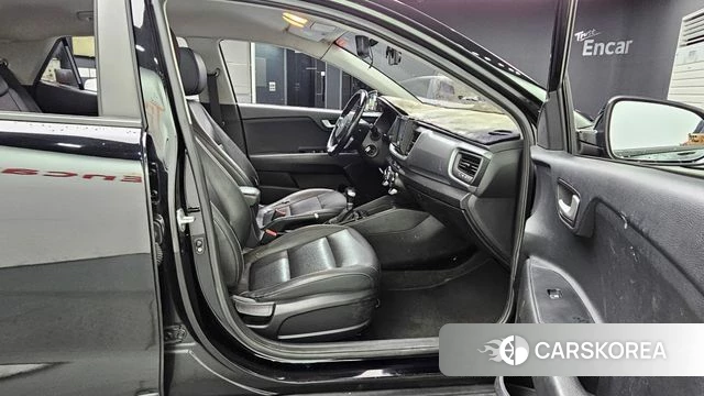 Kia Stonic 2018 Черный из Кореи, фото 2