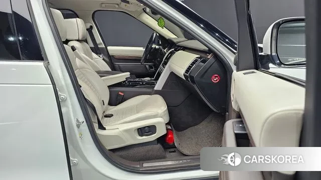 Land Rover Discovery 5 2018 Белый из Кореи, фото 2