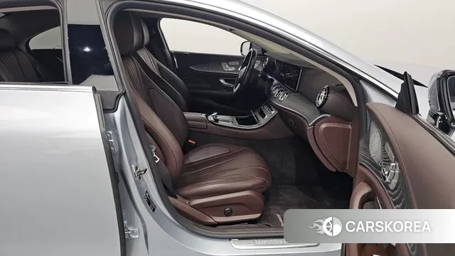 Mercedes-Benz CLS-Class C257 2021 Серебристо-серый из Кореи, фото 2