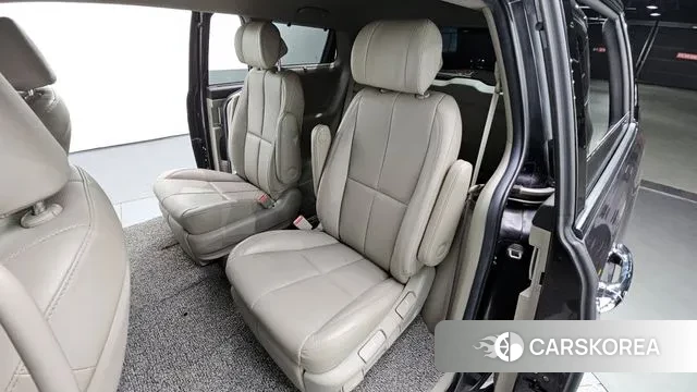 Kia The New Carnival 2019 Серый из Кореи, фото 2