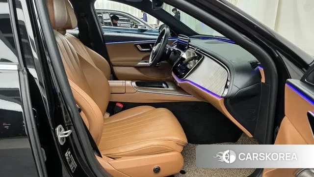 Mercedes-Benz E-Class W214 2024 Черный из Кореи, фото 2