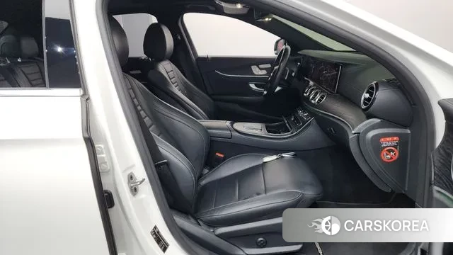 Mercedes-Benz E-Class W213 2021 Белый из Кореи, фото 2