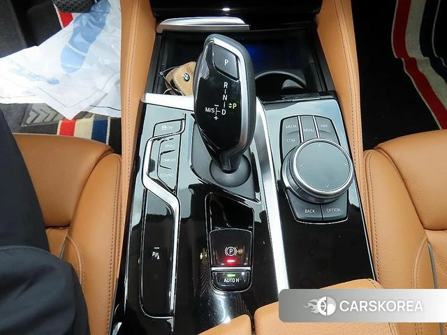BMW 5 Series (G30) 2022 Черный из Кореи, фото 2