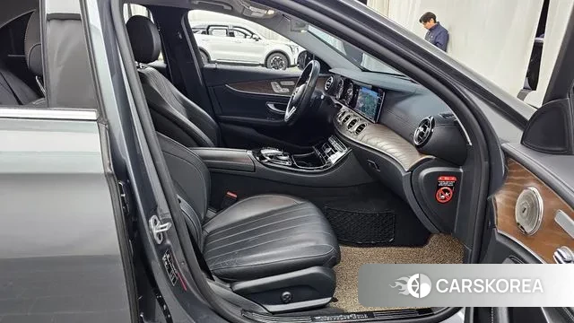 Mercedes-Benz E-Class W213 2019 Серый из Кореи, фото 2