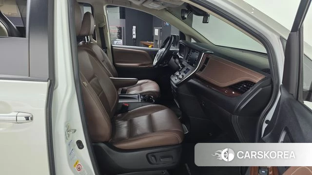 Toyota Sienna 2018 Белый из Кореи, фото 2