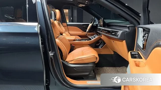 Lincoln Aviator 2nd generation 2022 Серый из Кореи, фото 2