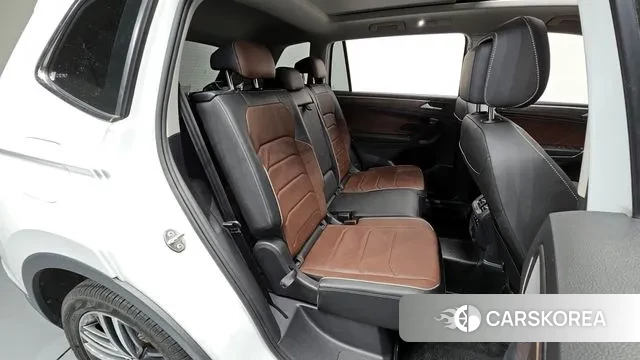 Volkswagen Tiguan Allspace 2022 Белый из Кореи, фото 2