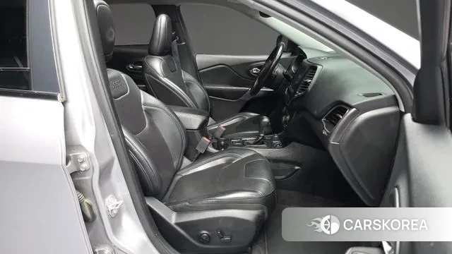 Jeep Cherokee (KL) 2018 Серебристо-серый из Кореи, фото 2