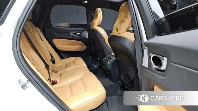 Volvo XC60 second Generation 2021 Белый из Кореи, фото 2