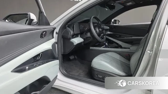 Hyundai The New Avante (CN7) 2025 Серебристо-серый из Кореи, фото 2