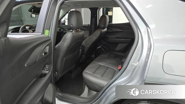 Chevrolet (GM Daewoo) Trailblazer 2023 Серебристо-серый из Кореи, фото 2