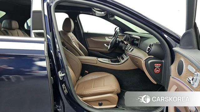 Mercedes-Benz E-Class W213 2021 Синий из Кореи, фото 2