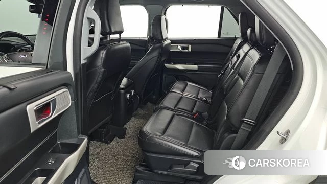 Ford Explorer 6th Generation 2021 Белый из Кореи, фото 2