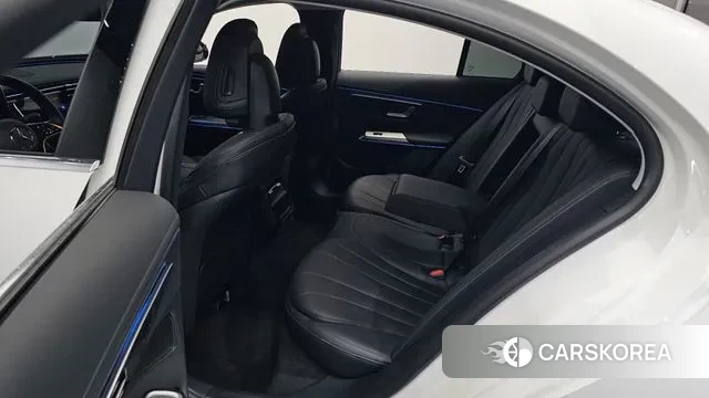 Mercedes-Benz E-Class W214 2024 Белый из Кореи, фото 2