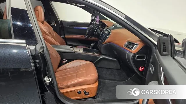 Maserati Ghibli 2018 Черный из Кореи, фото 2