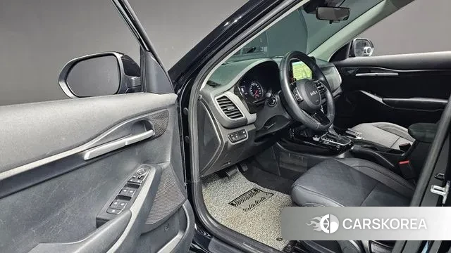 Kia Seltos 2021 Черный из Кореи, фото 2