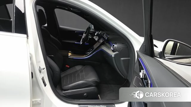 Mercedes-Benz C-Class W206 2022 Белый из Кореи, фото 2