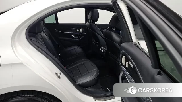 Mercedes-Benz E-Class W213 2022 Белый из Кореи, фото 2