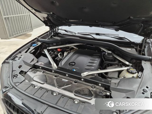 BMW X5 (G05) 2023 Черный из Кореи, фото 2