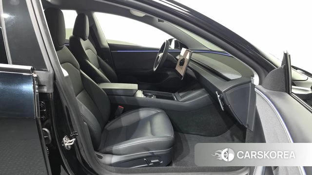 Tesla Model 3 2024 Черный из Кореи, фото 2