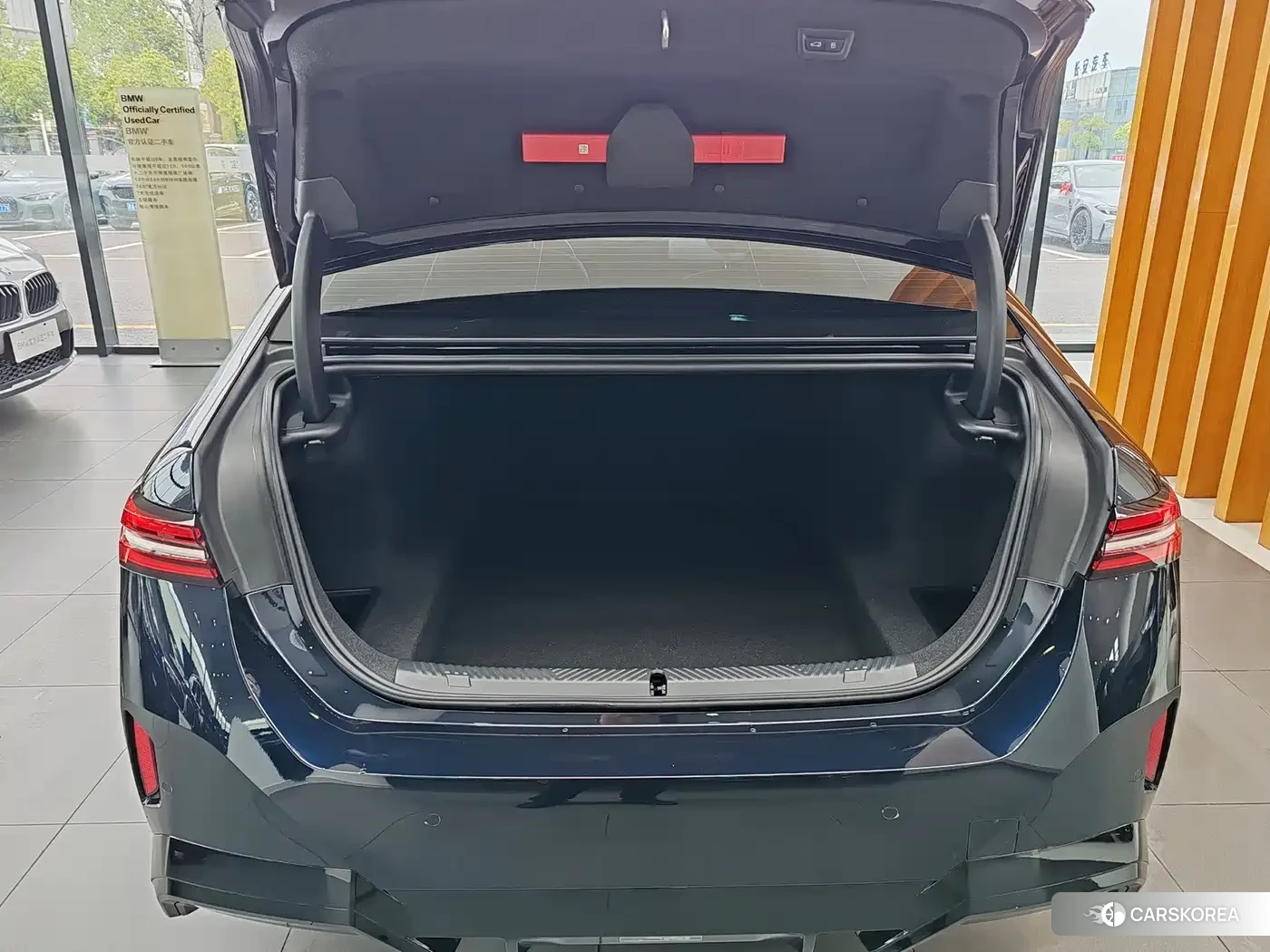 BMW 5 series 2025 Черный из Китая, фото 2