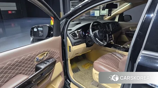 Kia The New Carnival 2018 Черный из Кореи, фото 2