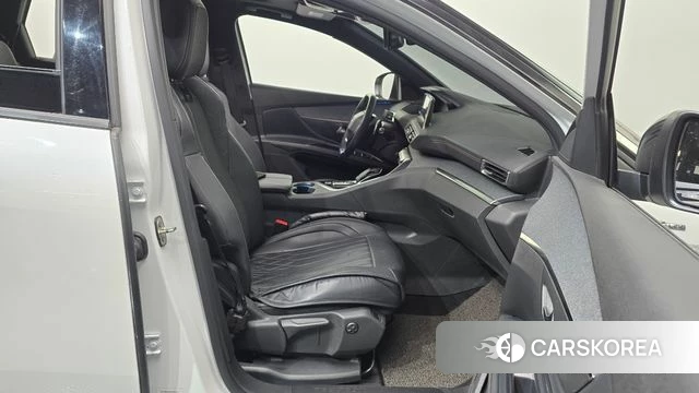 Peugeot 5008 second generation 2020 Белый из Кореи, фото 2