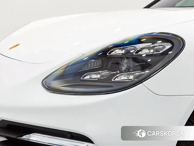 Porsche Panamera (971) 2022 Белый из Кореи, фото 2