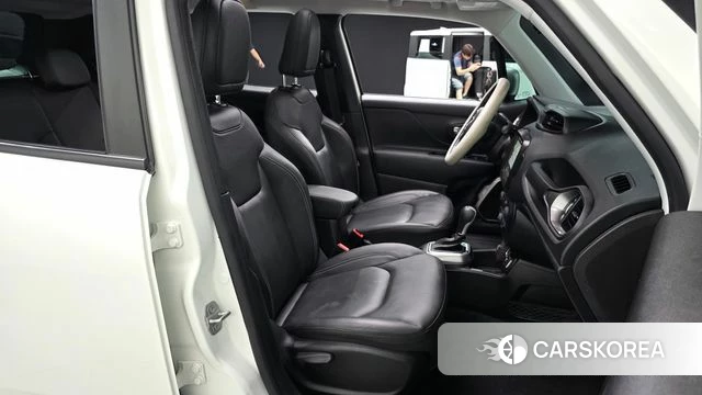 Jeep Renegade 2022 Белый из Кореи, фото 2