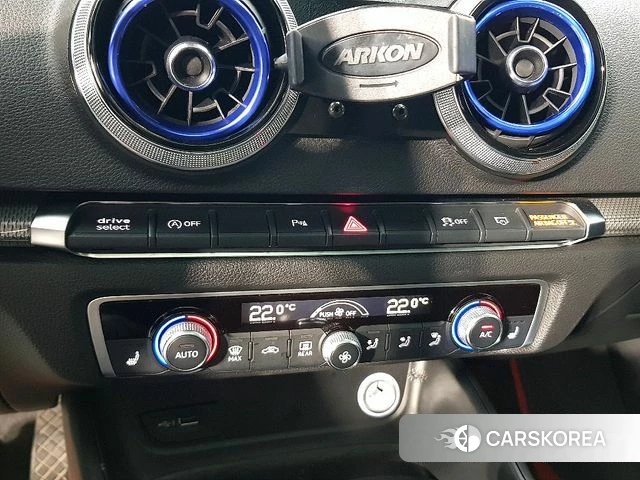 Audi New A3 2018 Серебряный из Кореи, фото 2